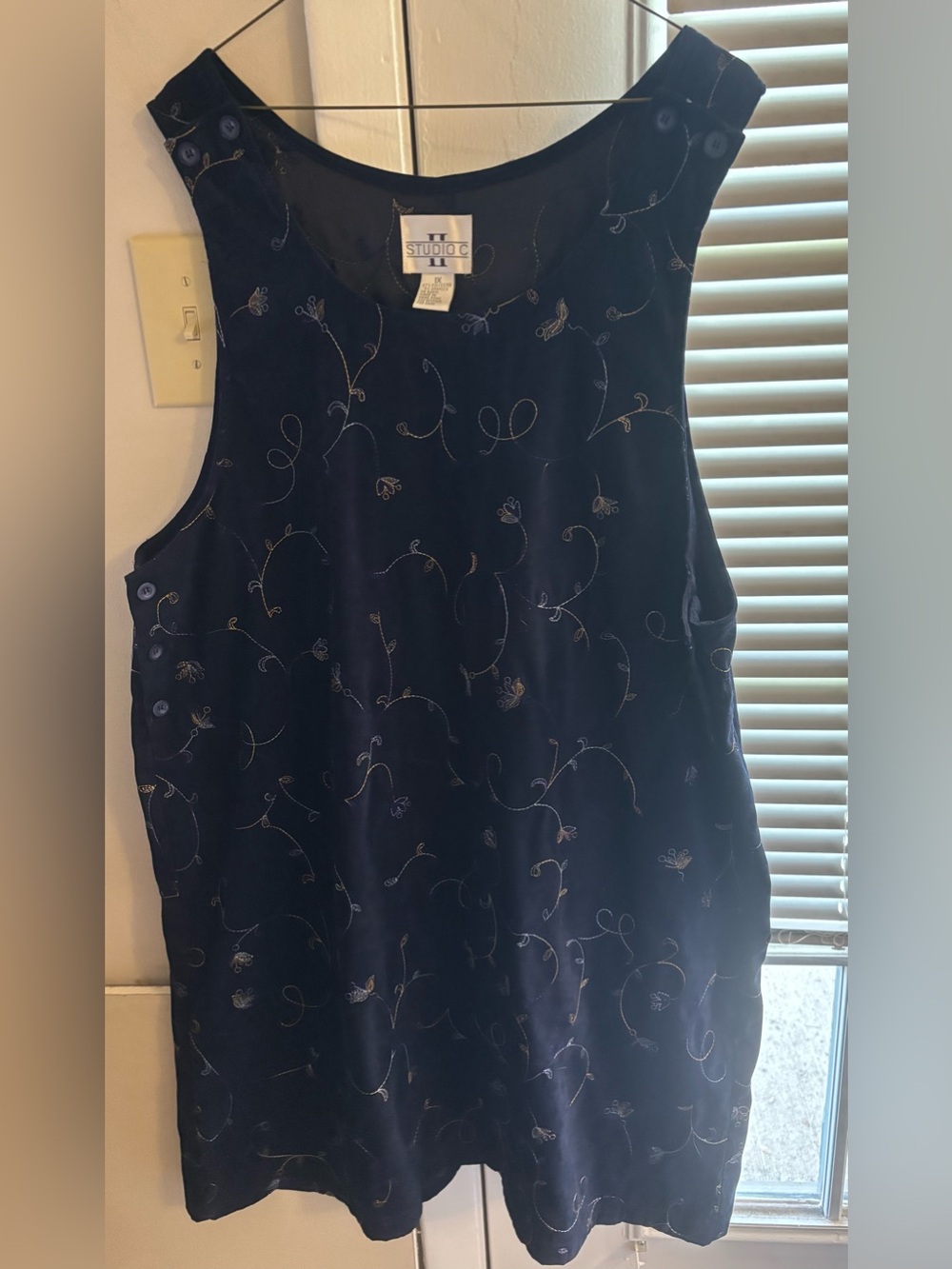 Studio II 1X Decorative Jumper.
